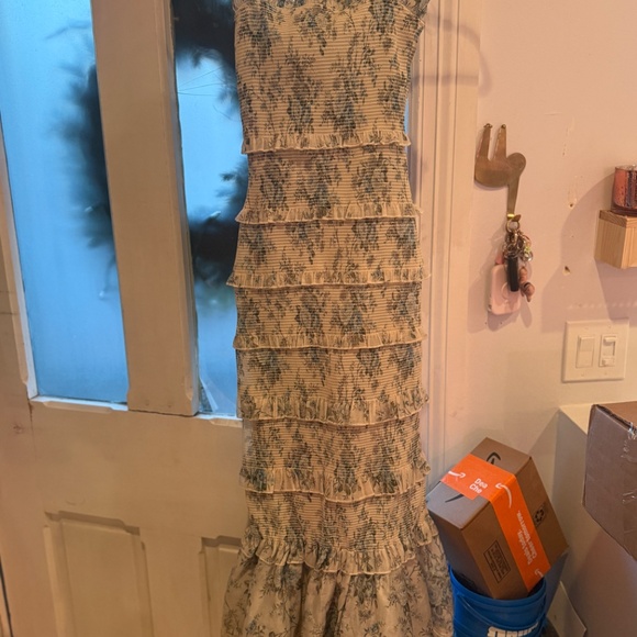 The Geranium Dress in Blue Bouquet 4 - Picture 2 of 3